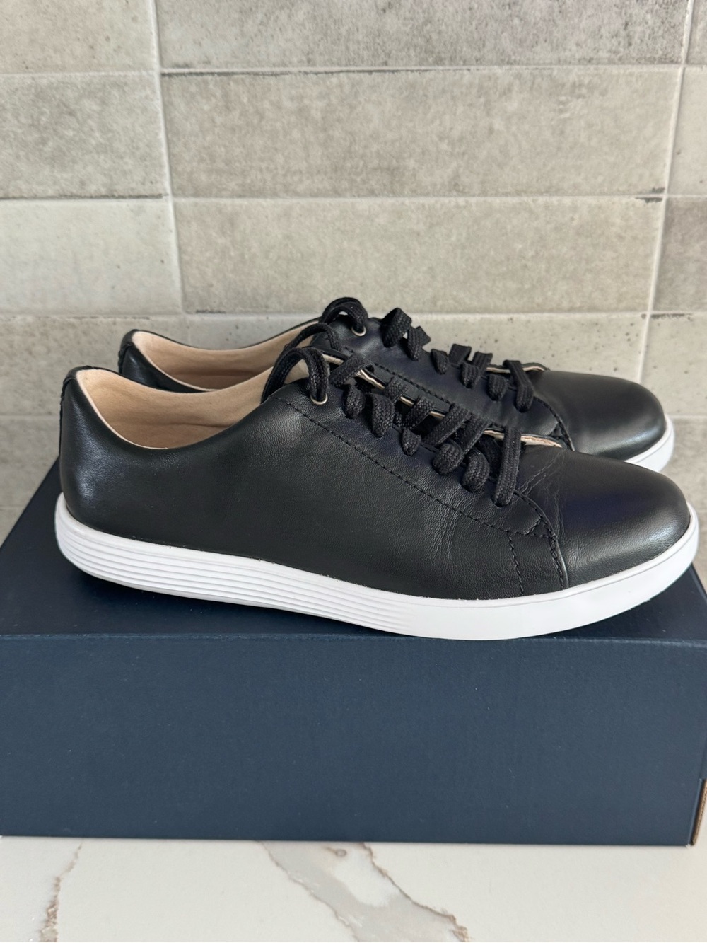 Cole Haan Women’s Black Leather GRAND CROSSCOURT II Sneakers, LIKE NEW! - Picture 3 of 7